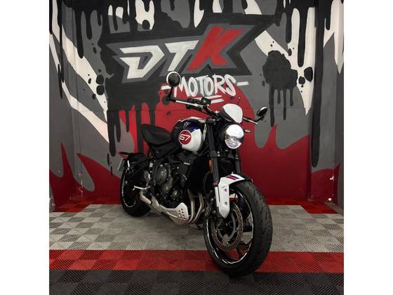 TRIUMPH TRIDENT 660 